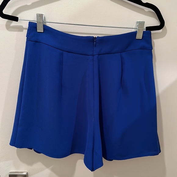 Good Buttoned Pleated Blue Skort. Size S - Picture 2 of 2